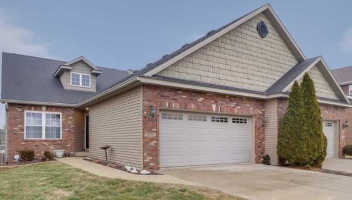 2876 Shepard Rd, Normal $224,900